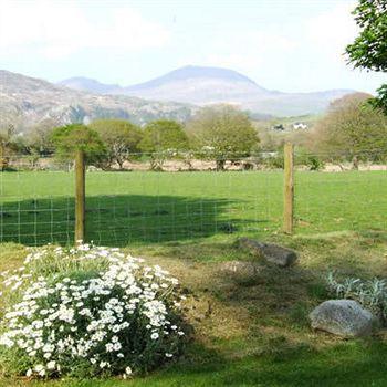 Cefn Uchaf Guesthouse Garndolbenmaen Extérieur photo